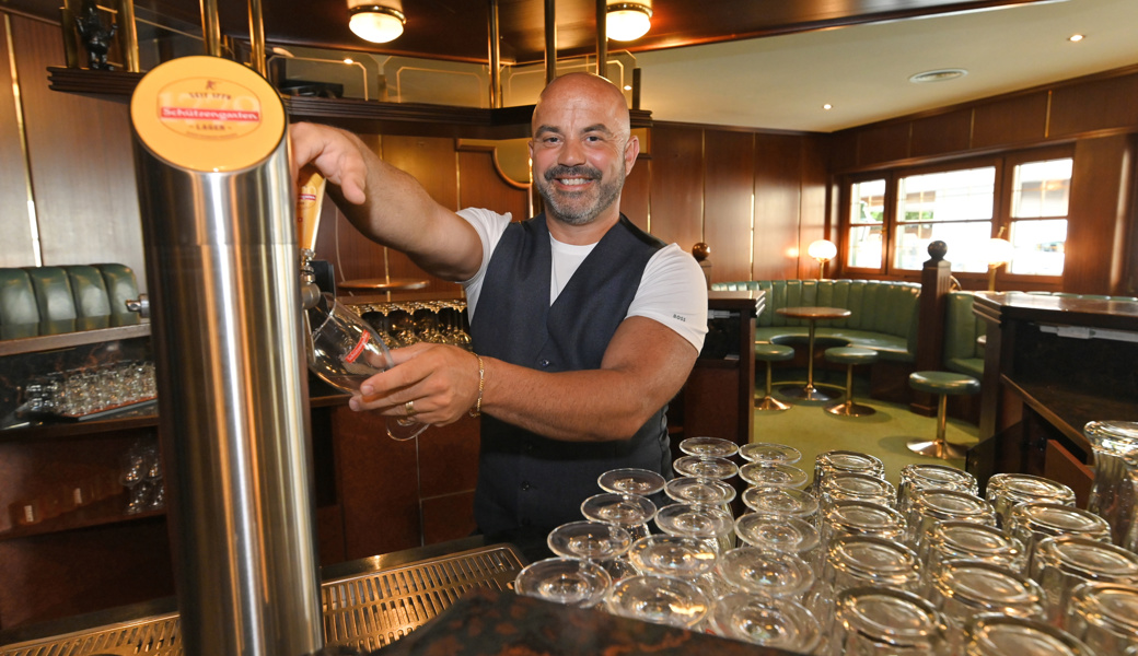Sein Herz schlägt für das Leben hinter der Bar – neu im Luxor-Pub