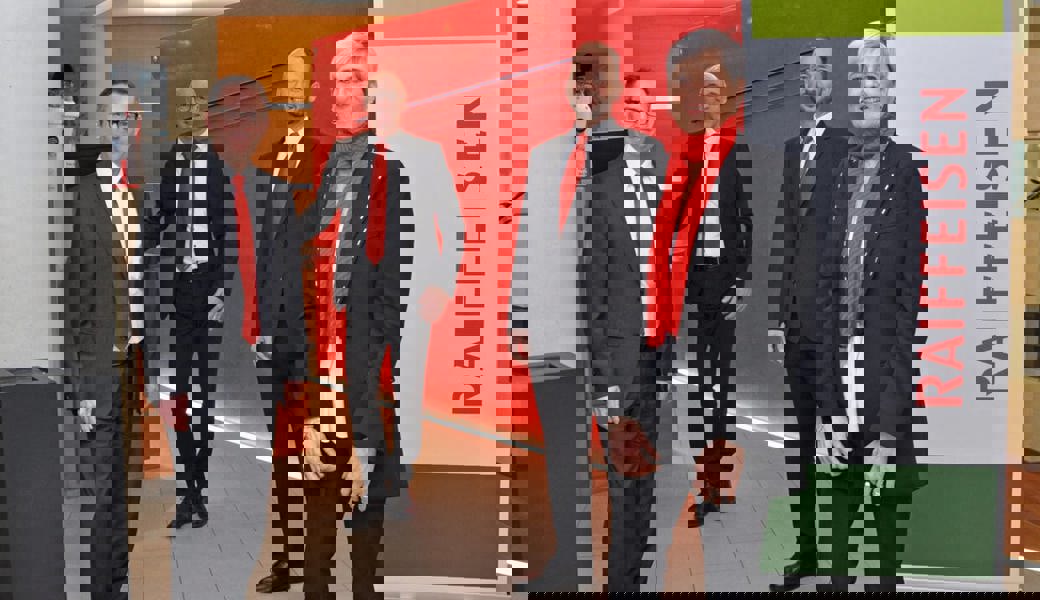  Die Bankleiterin und die Bankleiter: (von links) Sandro Uhlmann (RB Werdenberg), Christof Ackermann (RB Sarganserland), Remo Marthy (RB Walenstadt) und Monika Göldi (RB Sennwald). 