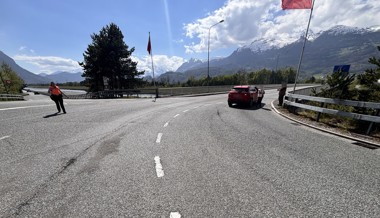 Zeugenaufruf nach Streifkollision auf der Zollstrasse