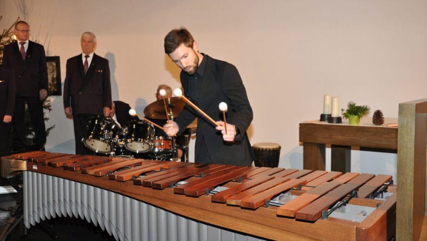  Markus Zeisler als Solist an der Marimba.