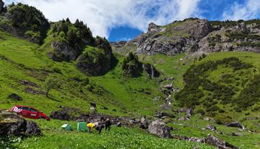 Lernende packten in der Natur an und unterstützten das EWB