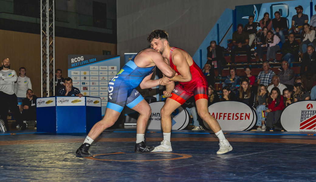 Bild aus dem Vorjahr: Ilir Fetahu (rot) im Kampf gegen Freiamts Christian Zemp.