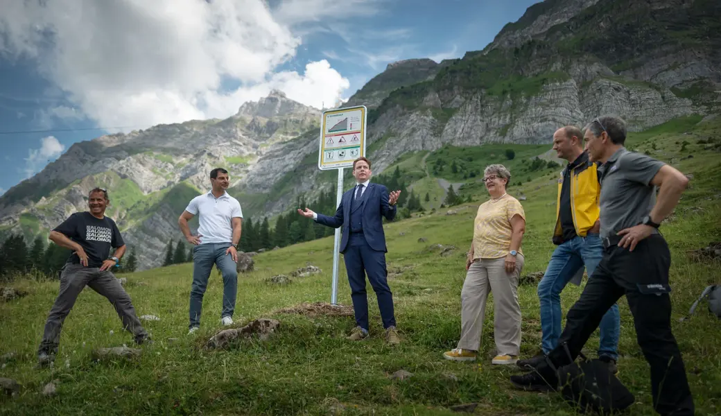 Entlang der Route von der Schwägalp auf den Säntis wurden vier Warnschilder aufgestellt. 
