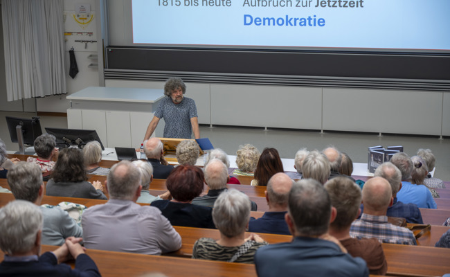 Flut, Pest und Damenschuhe: This Isler erzählt aus der Geschichte