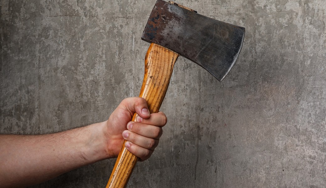 Beim Wurf des Beils wurde glücklicherweise niemand verletzt.