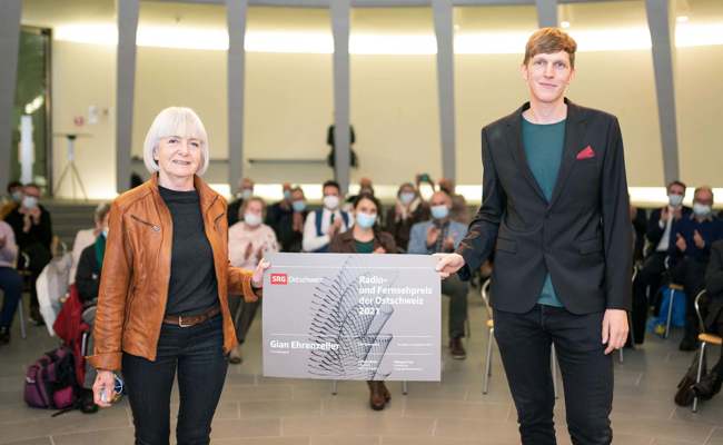 Seine Bilder erzählen Geschichten: Gian Ehrenzeller hat den Radio- und Fernsehpreis der SRG Ostschweiz erhalten