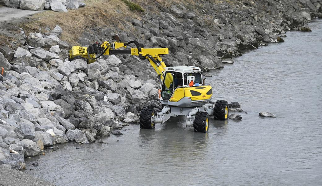 Blockwurf am Rheindamm wird mit 40'000 Tonnen Gestein verstärkt