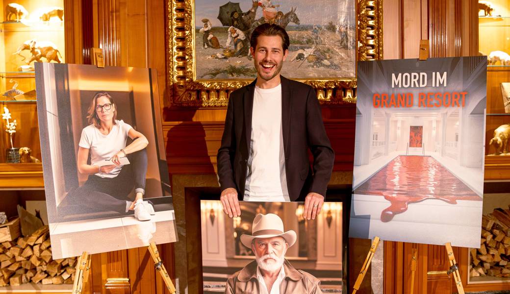 Freut sich über sein Werk: Hinter den KI-erstellten Fotografien steckt Fotograf Yanik Bürkli.