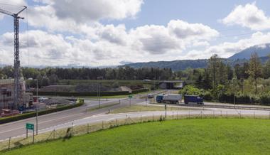 Fehlende Infrastruktur ergänzen: Veloweg und zwei Kreisel in Planung