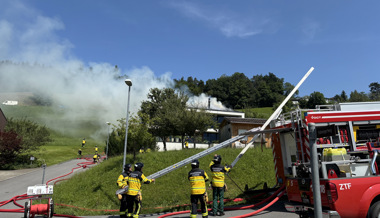 Dachstuhl gerät in Brand