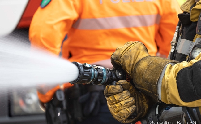 Brand in Hobbyraum: Eine Person wurde zur Kontrolle ins Spital überführt