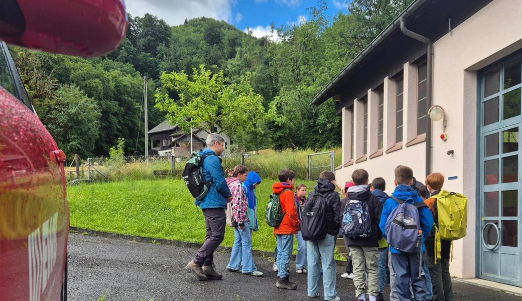 Die Exkursionen  ermöglichen den Kindern einen Einblick in die erneuerbare Energieproduktion ihres Wohnortes.