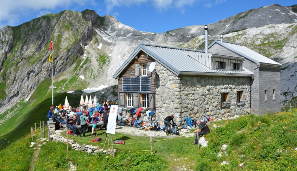  Die Zwinglipasshütte liegt auf einer Höhe von 1999 Metern über Meer oberhalb von Wildhaus. 