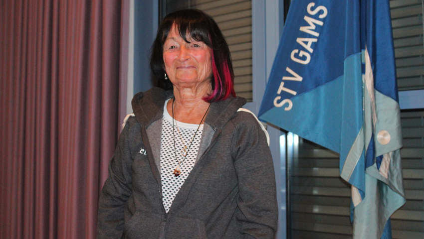 Renate Büchel trainiert auch heute noch mit viel Elan den Nachwuchs des STV Gams.