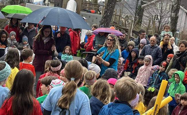 Gut besuchtes Frühlingsfest auf Kappeli-Spielplatz