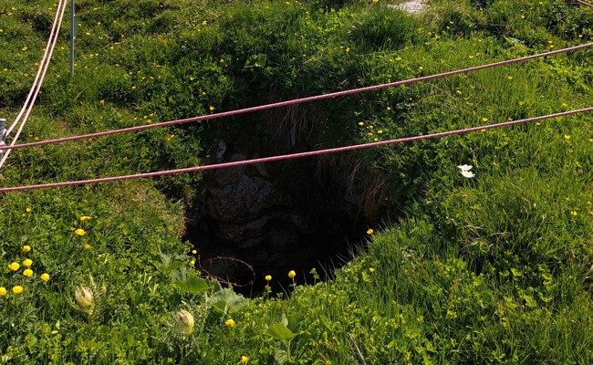 Karstloch: Die Gefahr ist trotz Sicherung nicht gebannt