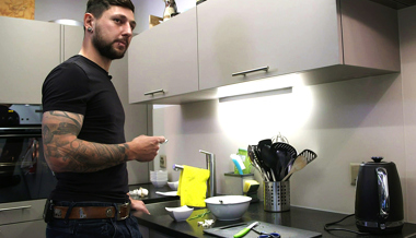 Beim Kochen kann er abschalten: Sennwalder macht bei «Mini Chuchi, dini Chuchi» mit