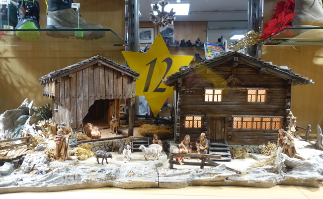 Adventsfenster im obersten Toggenburg Klassisch und farbenfroh