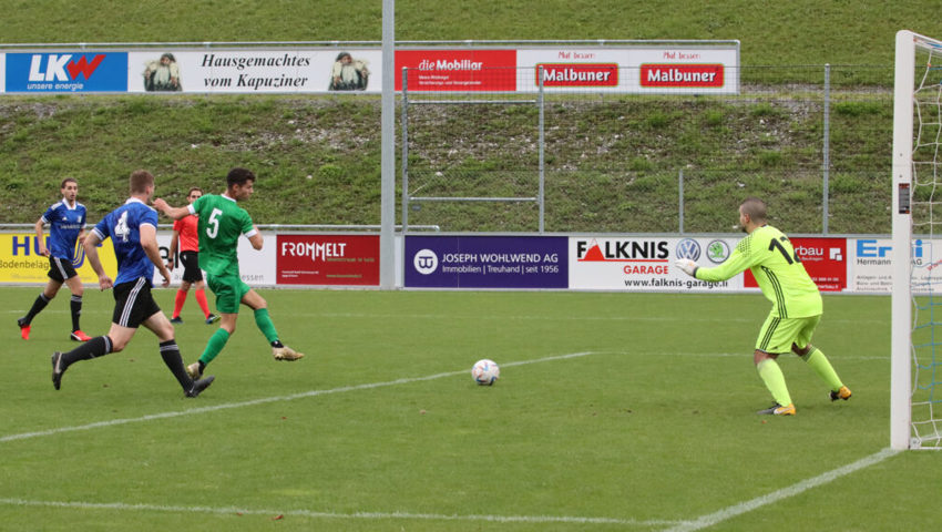  Die Nummer 5 des FC Buchs Ib, Lukas Schäpper, trifft in der 25. Minuten zur Buchser Führung. 