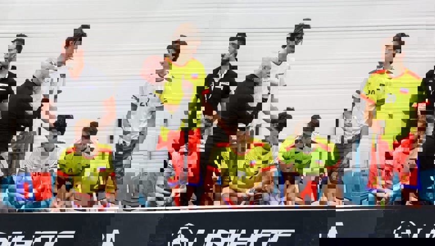  Unermüdlich treibt Trainer Marco Kipfer seine Schützlinge an und bereitet sie auf den nächsten Einsatz auf dem Feld vor. 