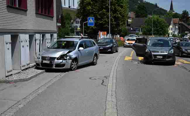 Beim Einbiegen hats gekracht – eine Leichtverletzte