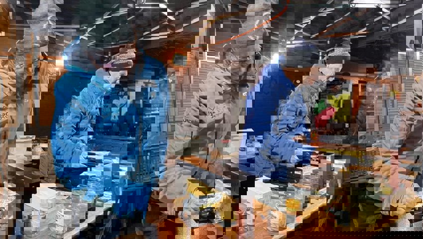  Nebst heissen Getränken war das Raclette bei Sport Beat in Wildhaus ein beliebter Treffpunkt.