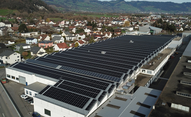 Jansen AG macht vorwärts beim grünen Strom und baut Photovoltaikanlage massiv aus