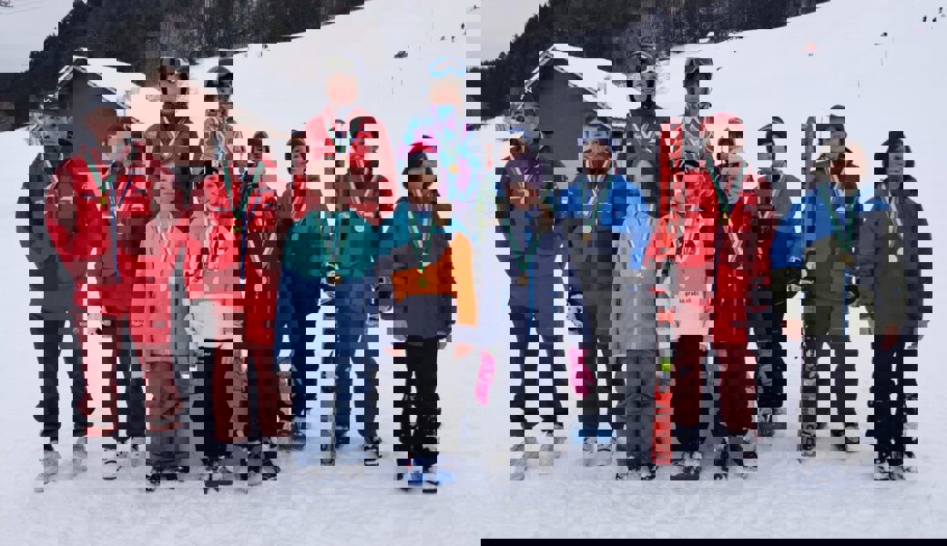  Die Kategoriensieger des Grabser Schülerskirennens. 