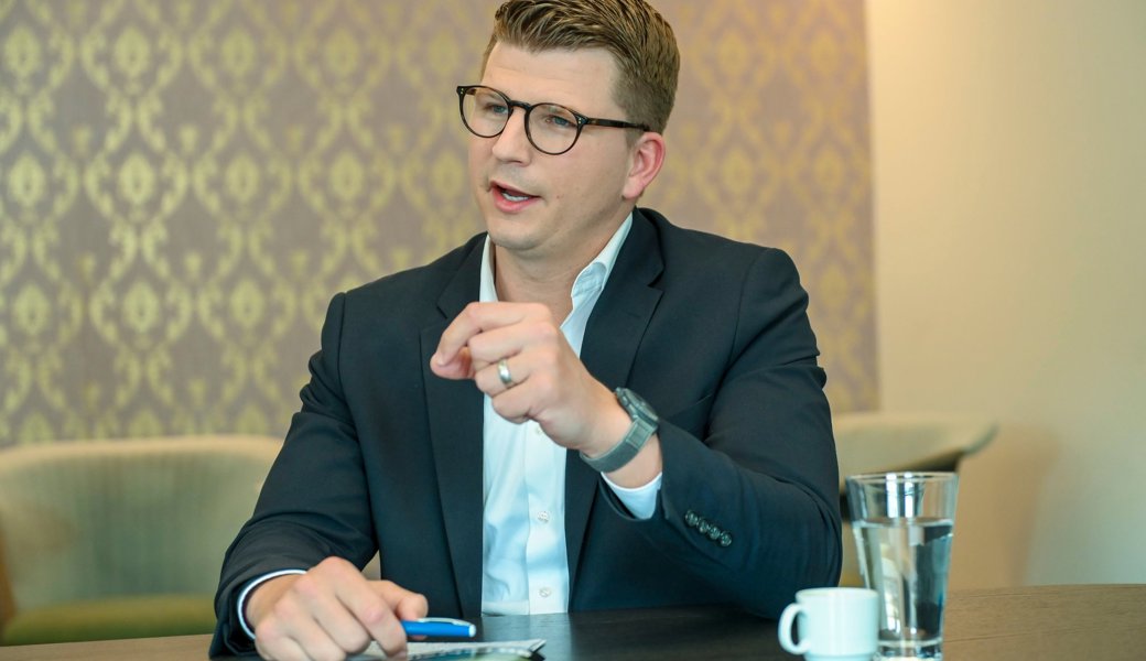 Fingierte Verletzungen, falsche Identitäten: Mike Egger will gegen Sozialbetrug vorgehen