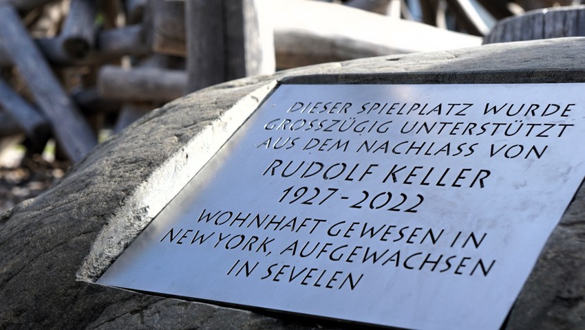Die Gedenktafel beim Spielplatz des PBZ Büelriet. Die Gedenktafel beim Spielplatz des PBZ Büelriet.