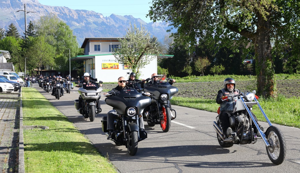 Bewegende und PS-starke Abschiedsfahrt für Didi 81
