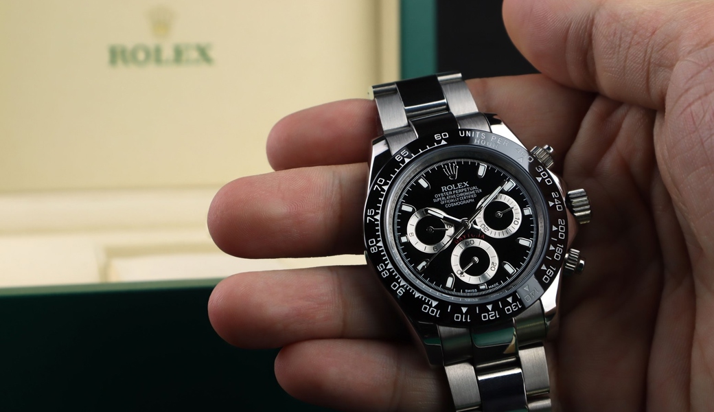 Im Bild: Die Rolex Daytona, ein ähnliches Modell stahlen die Beschuldigten von der Post. 