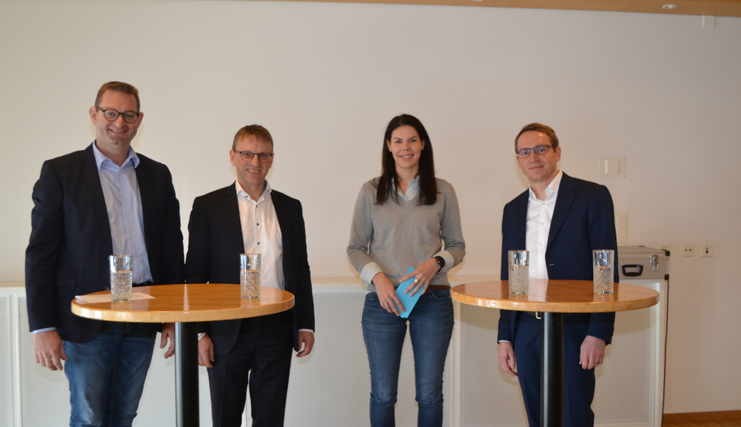 Von links: Peter Nüesch, FDP-Kantonsrat, Stefan Müller, Landwirtschaftsdirektor Appenzell Innerrhoden, Muriel Kofler, St. Galler Bauernverband, und Robert Huber, Leitender Wissenschaftlicher Mitarbeiter der ETH. 