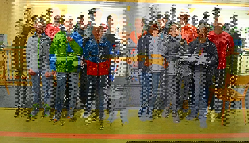  Die Schützengesellschaft Tell Gams war am Final des St. Galler Bärs mit einer stolzen Anzahl Schützinnen und Schützen vertreten. 