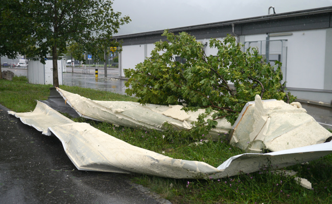 Hagelsturm hinterlässt Schneise der Verwüstung