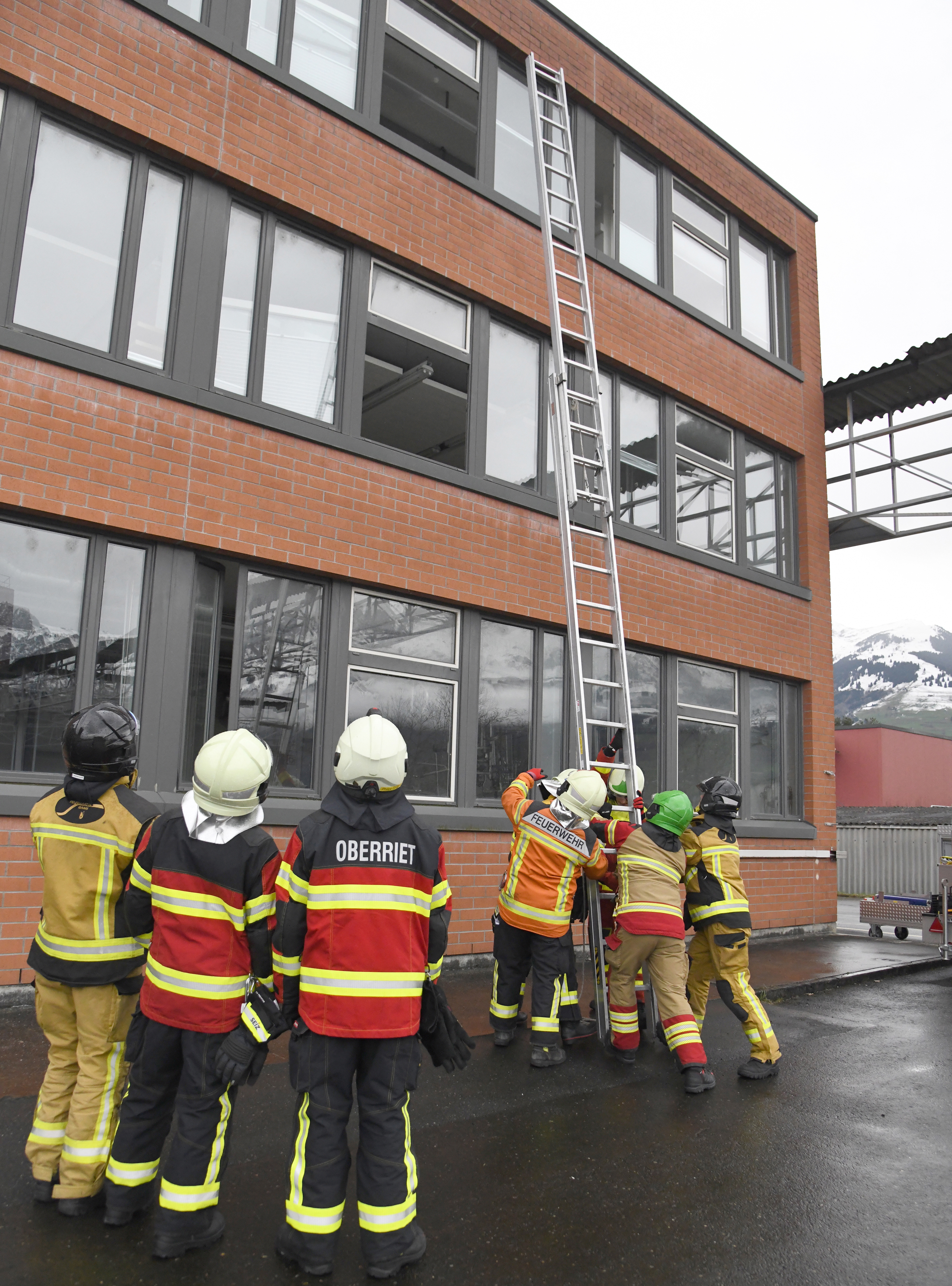 Theorie und Praxis für Feuerwehrleute