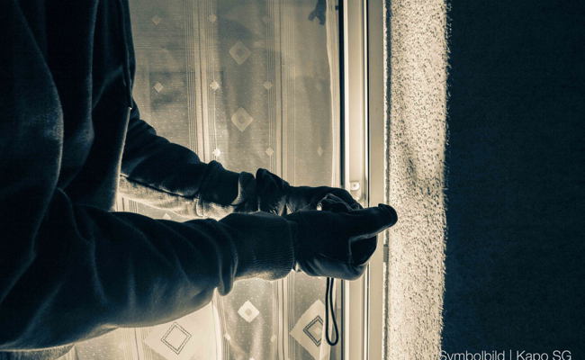 Unbekannte Täterschaft ist in Autogarage eingebrochen und entwendete Bargeld