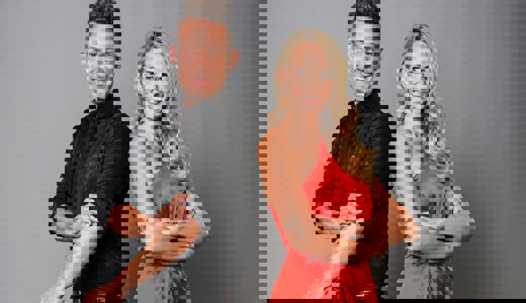  Kilian und Loredana Bamert moderieren eine Spielshow. 