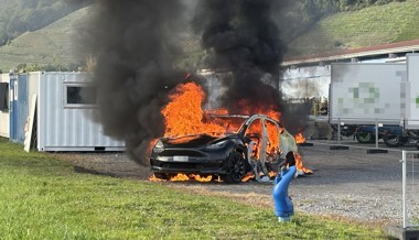 Elektrofahrzeug vollständig ausgebrannt