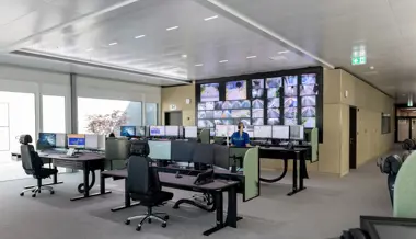 140’000 Notrufe pro Jahr: Neue Notruf- und Einsatzzentrale für vier Kantone im St.Galler Lerchenfeld eröffnet