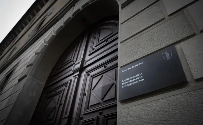 Freundin brutal umgebracht: Täter taucht vor Verhandlung ab