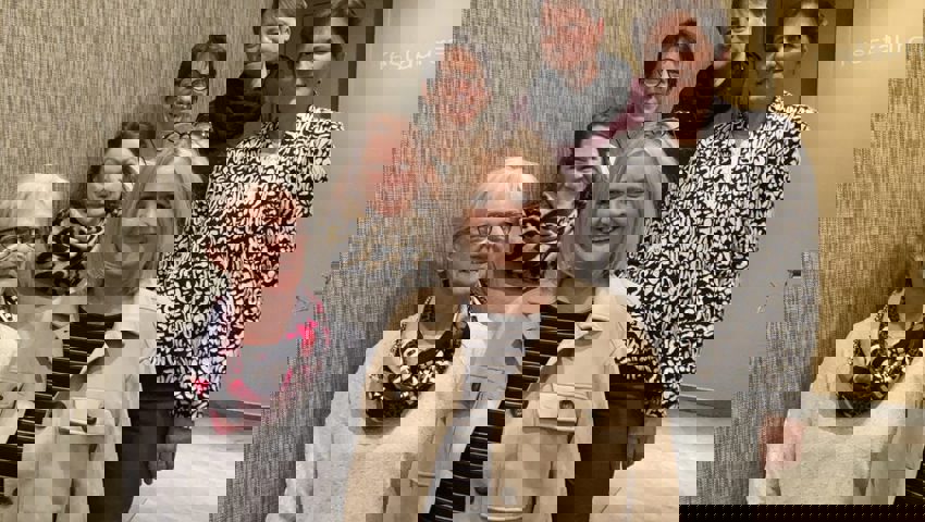  Freuen sich über Ehrungen: (vorne) Marlies Beusch und Sabine Mannhart, (Mitte) Bettina Eggenberger und Angela Göldi, (hinten) Irene Müntener und Angelika Dürr.