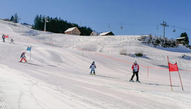 Schneevergnügen inklusive Plauschrennen für die ganze Familie am Migros Ski Day