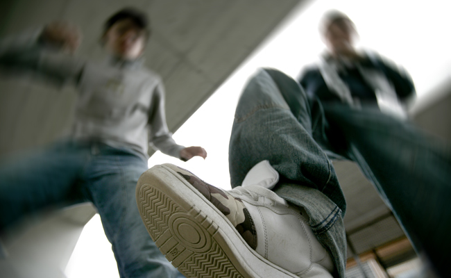 Jugendliche prügeln in Buchs mit einem Golfschläger auf einen Mann ein – das Urteil überrascht!