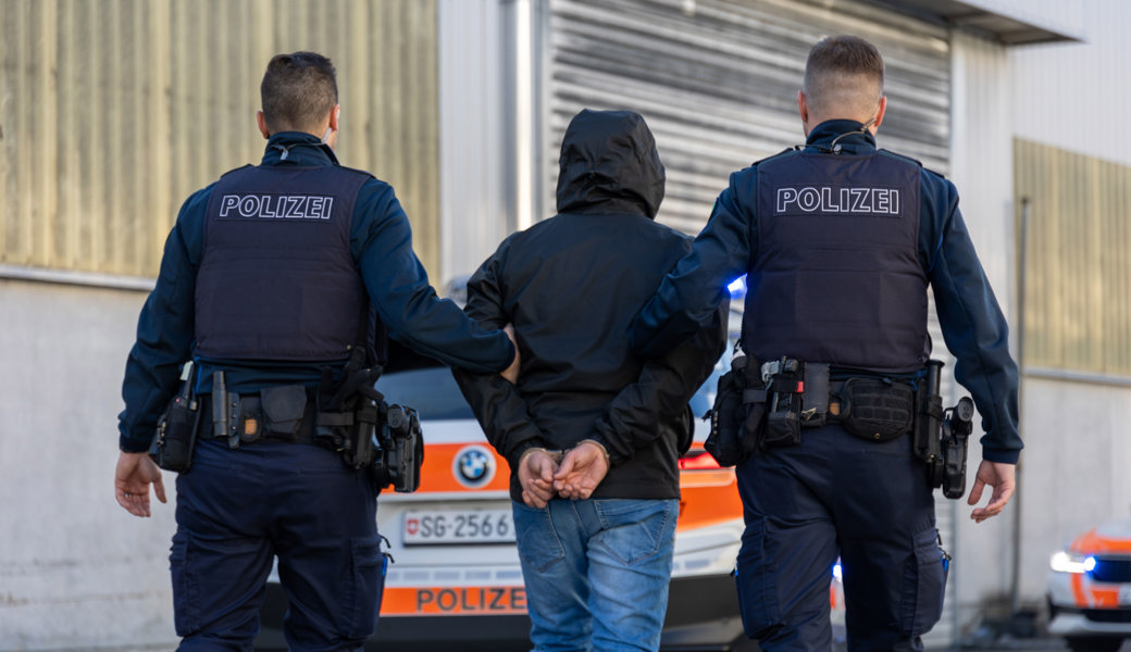 In Autogaragen eingebrochen und von Polizei festgenommen