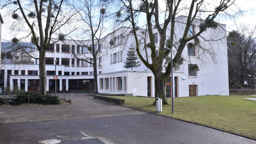  Die erweiterte Schulanlage Galstramm. 