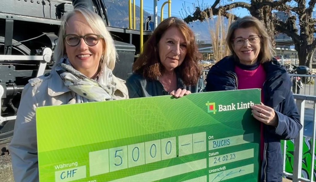 Silvia Vetsch vom Frauenhaus St. Gallen (Mitte), Nicole Buchalla (links) und Verena Kesselring vom Soroptimist International Club Bad Ragaz.