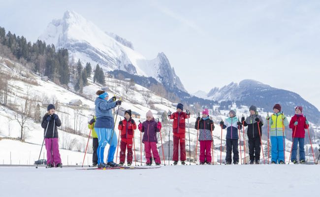 Premieren für Kinder im Langlauf dank dem «Dario Cologna Fun Parcours»