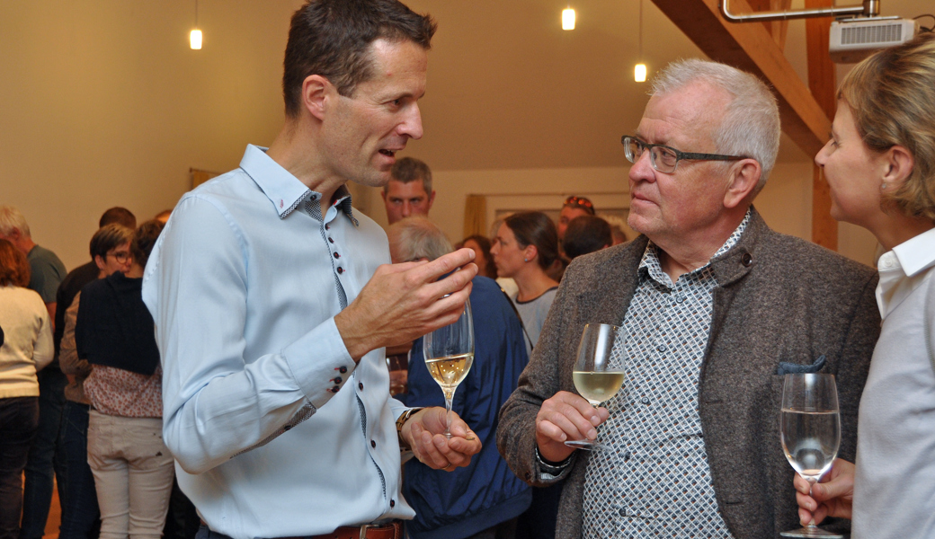 Gute Laune, guter Tropfen, gute Gespräche: Thomas Diezig stand ganz im Mittelpunkt.