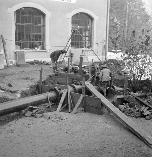  Anschluss der Druckleitung ans Maschinenhaus Tobeläckerli 5. Dezember.